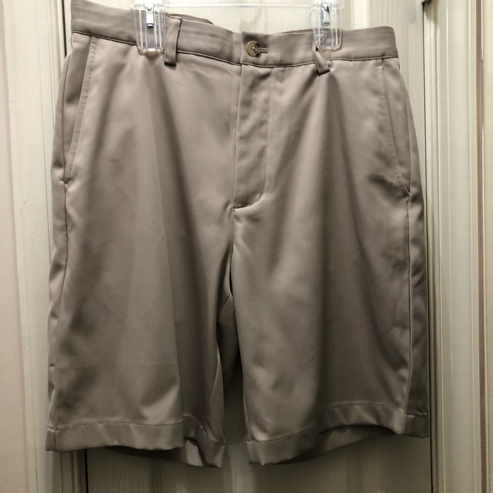 Vineyard Vines links short size 30 tan